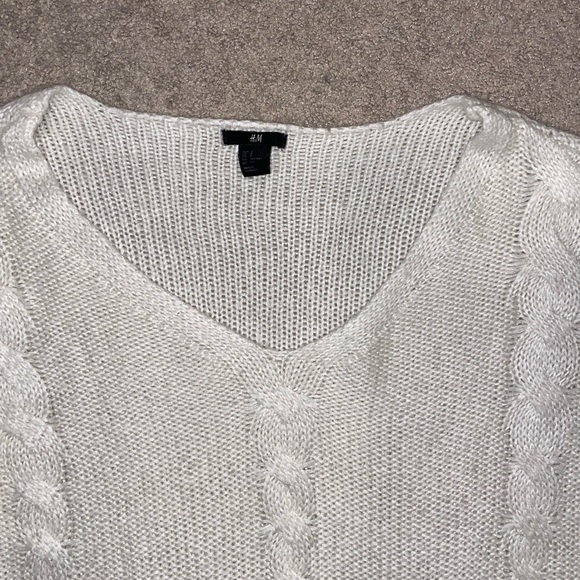 H&M Womens V-neck Sweater - Picture 2 of 4
